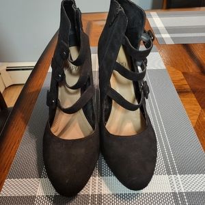 Impo shoes, 3" heel, zippers on side, worn for 3 hour